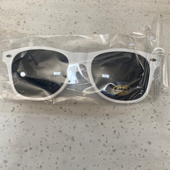 White Brancamenta Sunglasses - Picture 4 of 4